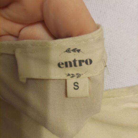 Cream Entro blouse with red floral embroidery womens Size small - Picture 3 of 8